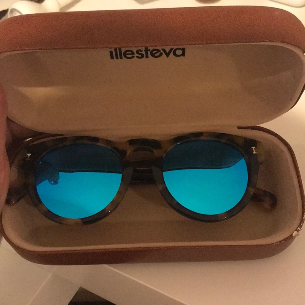 Illesteva Leonard Sunglasses